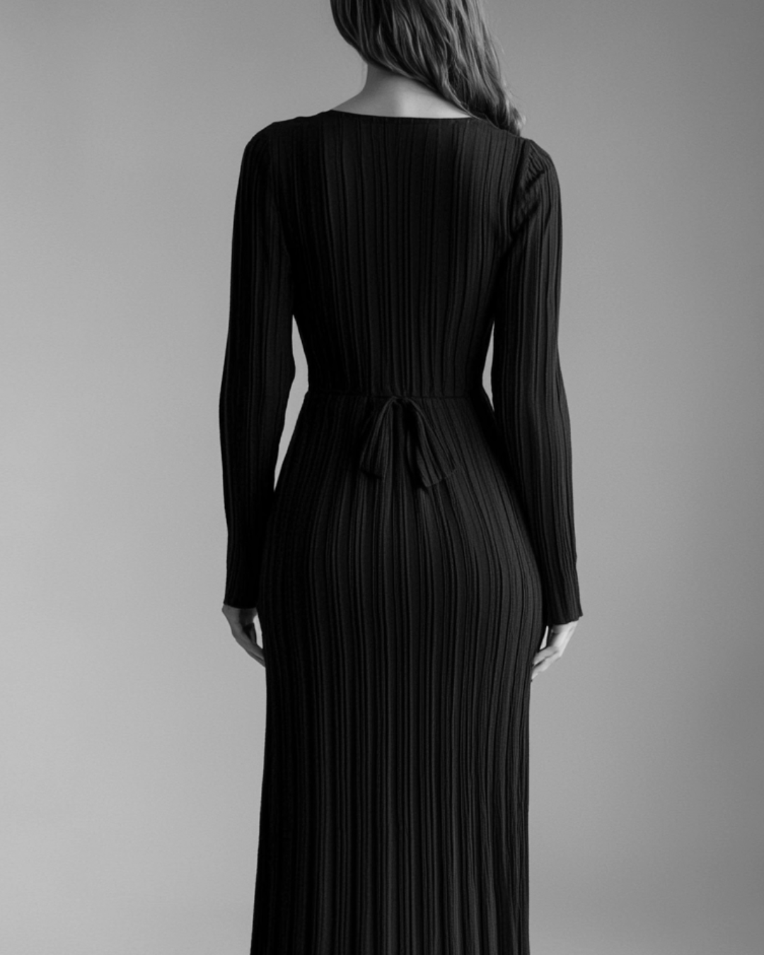 v neck sleeved knit midi dress